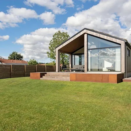 3 Bedroom Beautiful In *