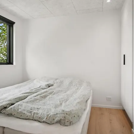 3 Bedroom Beautiful In * Хадерслев